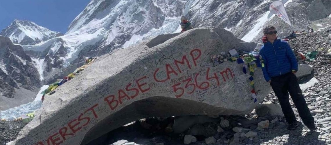Den_Eror_everest_base_camp_2022